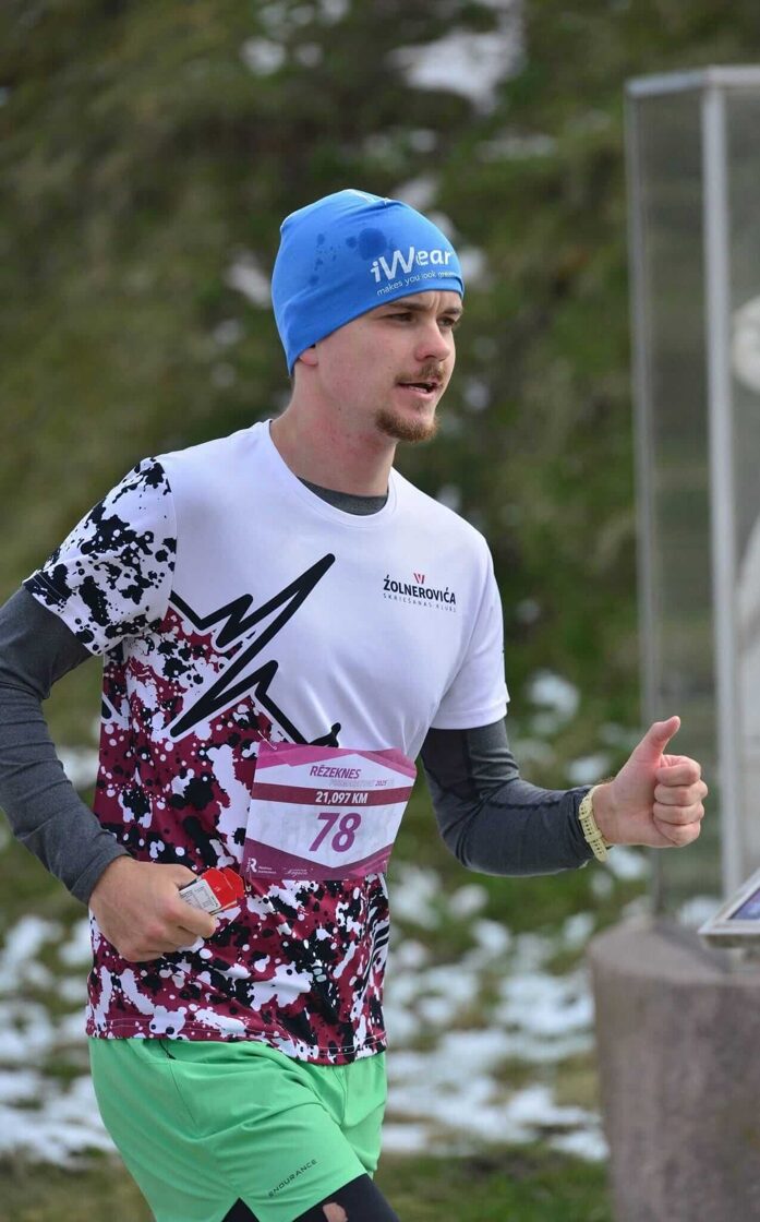 skrējējs noguris treniņā – pārslodze skriešanā simptomi